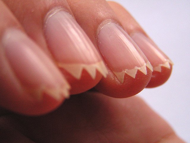 unas-con-disenos-de-dientes-6