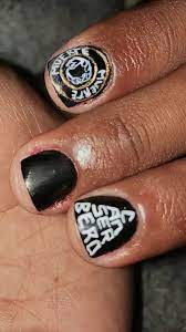 unas-con-el-diseno-de-canserbero-4