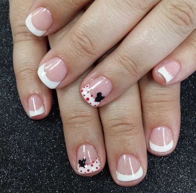 unas-con-frensh-y-diseno-de-mickey-2