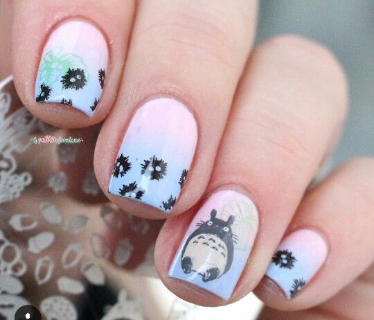 unas-de-acrilico-con-diseno-totoro-2