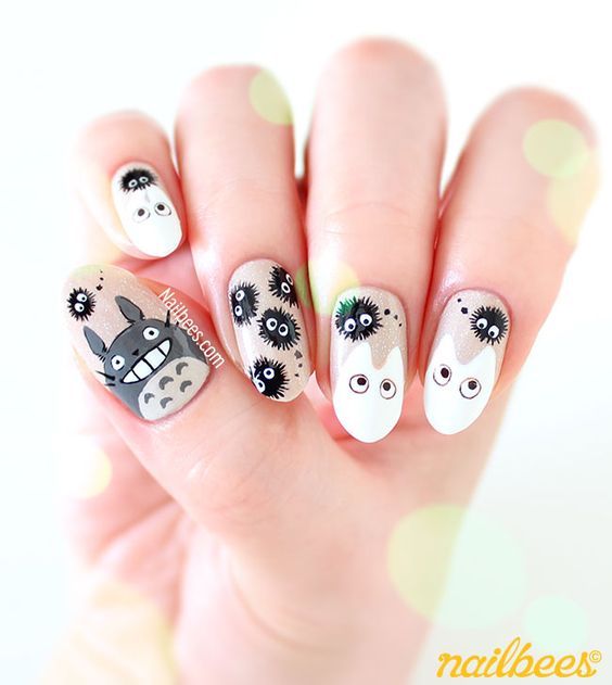 unas-de-acrilico-con-diseno-totoro-3