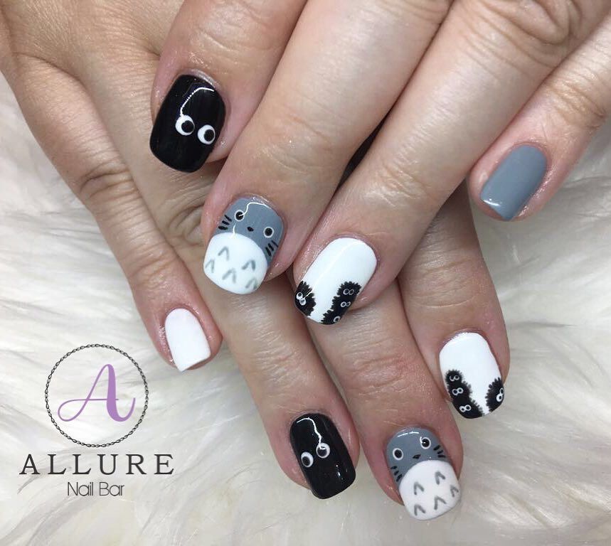 unas-de-acrilico-con-diseno-totoro-4