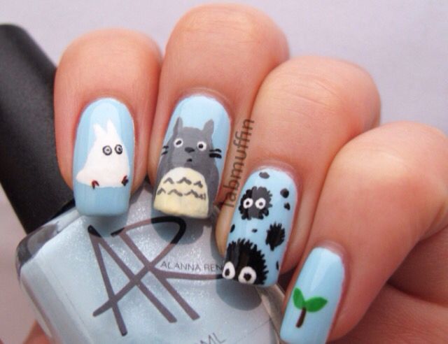 unas-de-acrilico-con-diseno-totoro-7