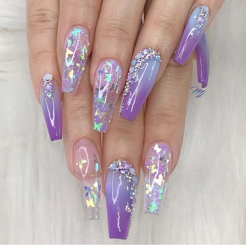unas-de-acrilico-diseno-morado-1