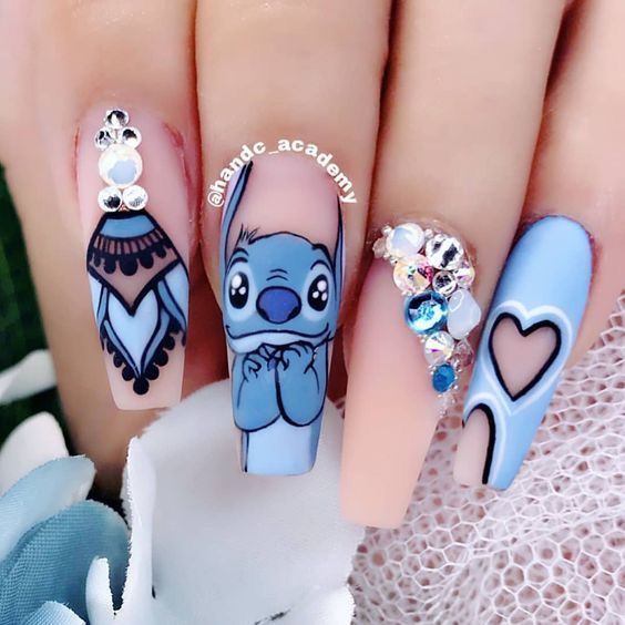 unas-de-acrilico-disenos-de-stitch-2