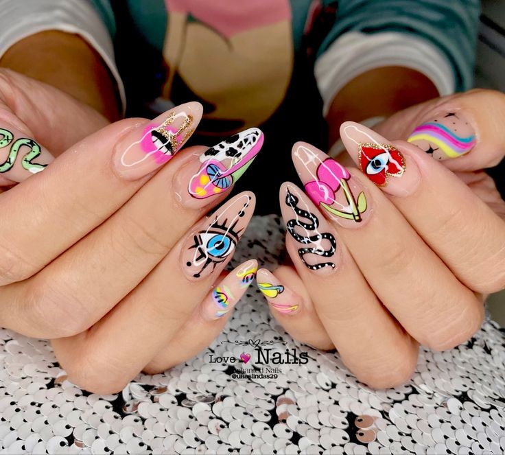 Uñas De Acrí­lico Con Diseño a Mano Alzada 【IDEAS E IMÁGENES】