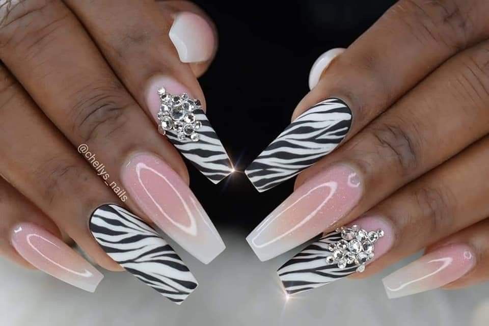 unas-de-gel-disenos-cebra-1