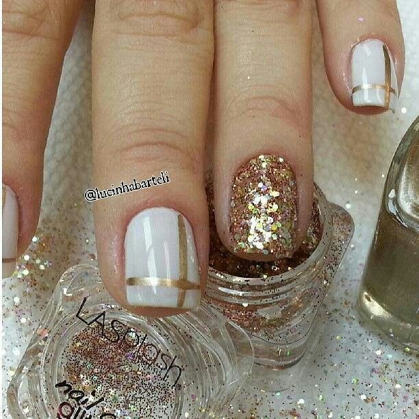 unas-de-gelish-blanco-con-diseno-dorado-1