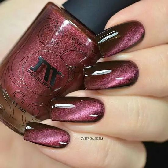 unas-en-gelish-color-vino-diseno-de-ojo-3