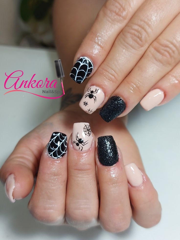 unas-gelish-disenos-de-aranas-5