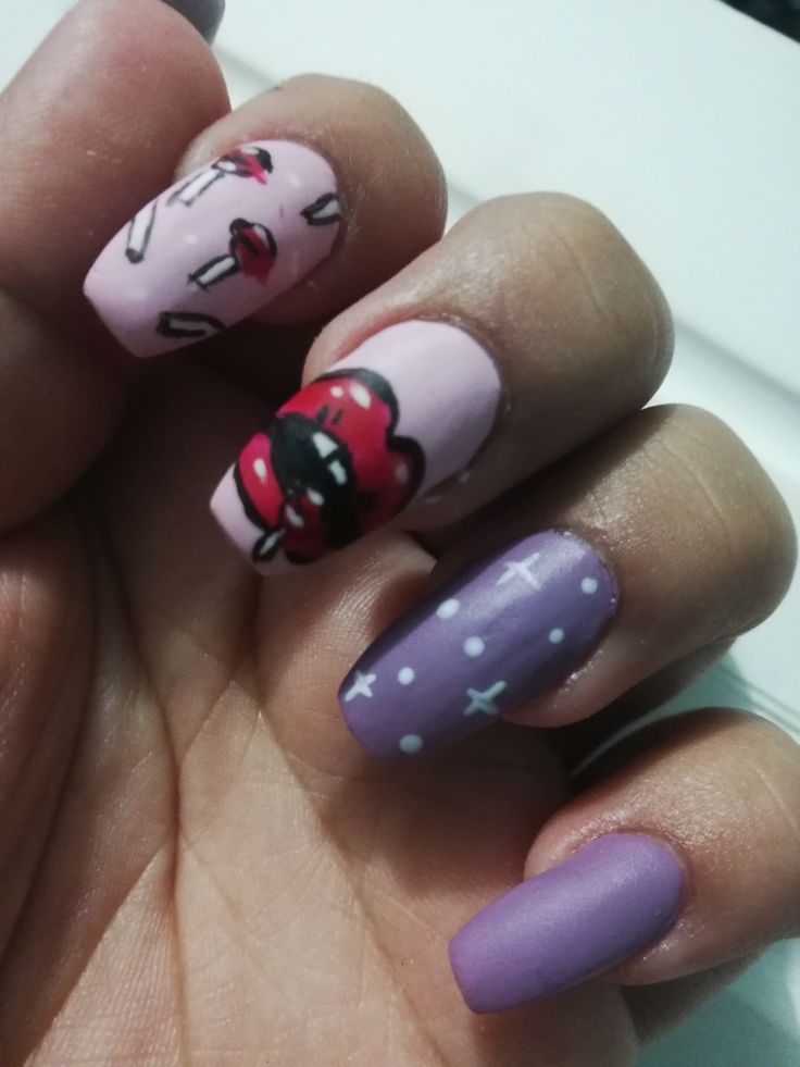unas-grises-con-un-labio-de-diseno-7