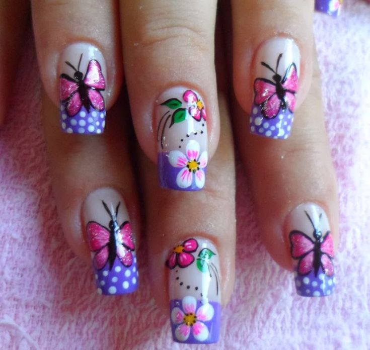 Uñas Pintadas Con Diseños De Mariposas