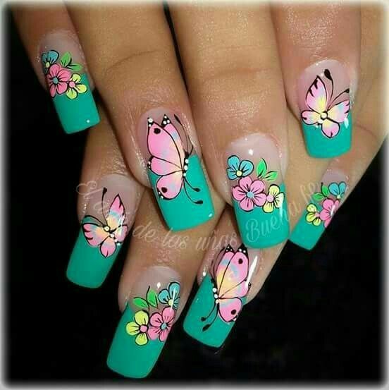 unas-pintadas-con-disenos-de-mariposas-3