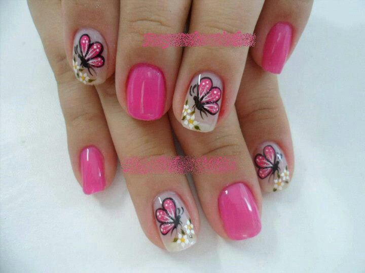 unas-pintadas-con-disenos-de-mariposas-7