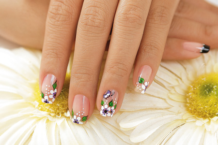 unas-pintadas-disenos-de-flores-3
