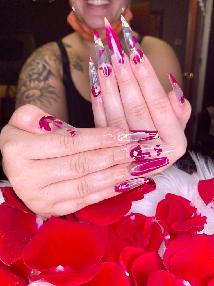 unas-postizas-con-diseno-de-rosas-7