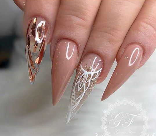 unas-pucudas-de-acrilico-disenos-color-beish-1